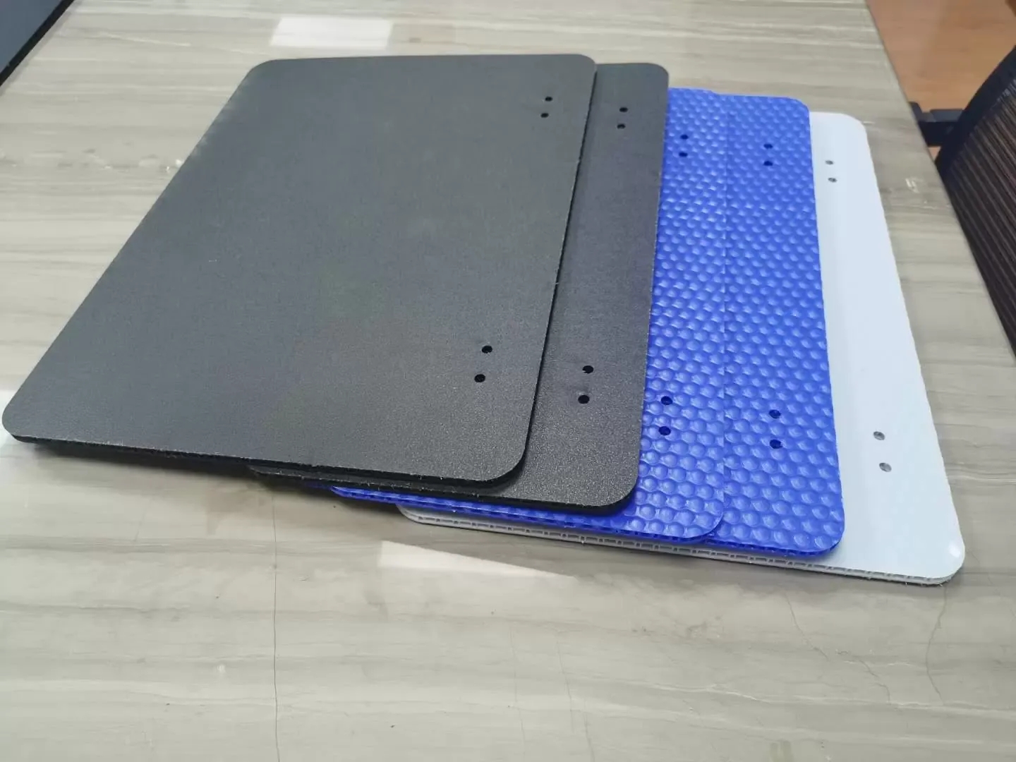 Plastic honeycomb pad